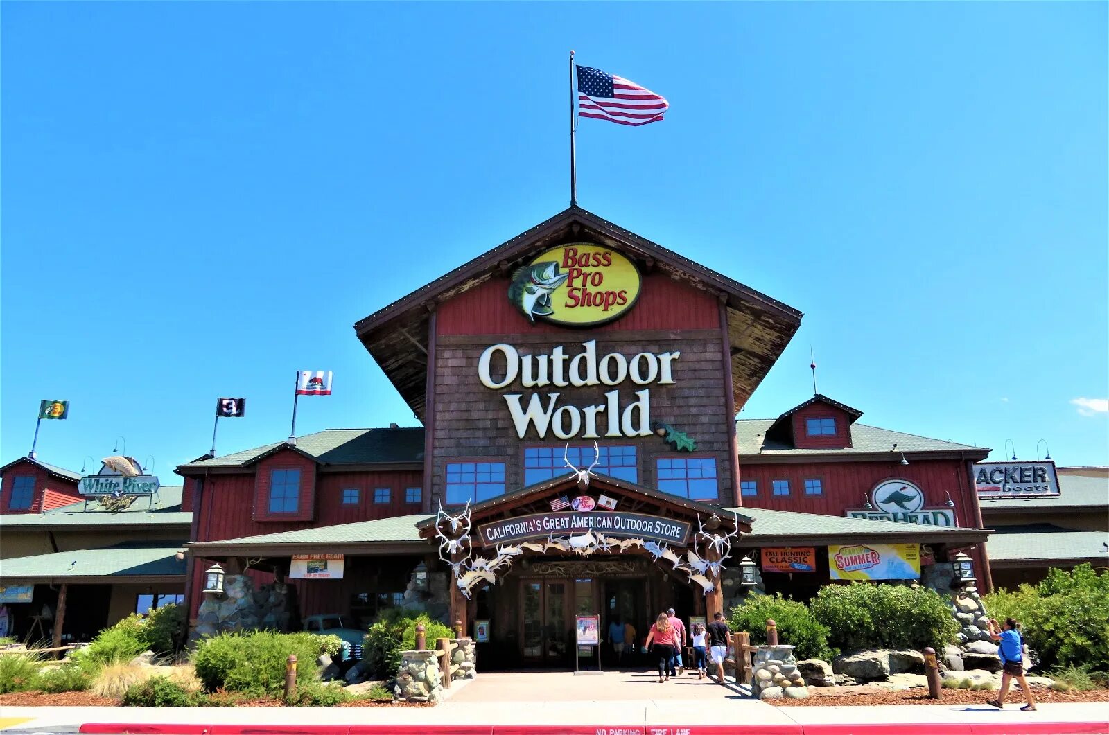 Bass Pro shops. Outdoor World магазин. Basspro магазин. Bass pro shopping