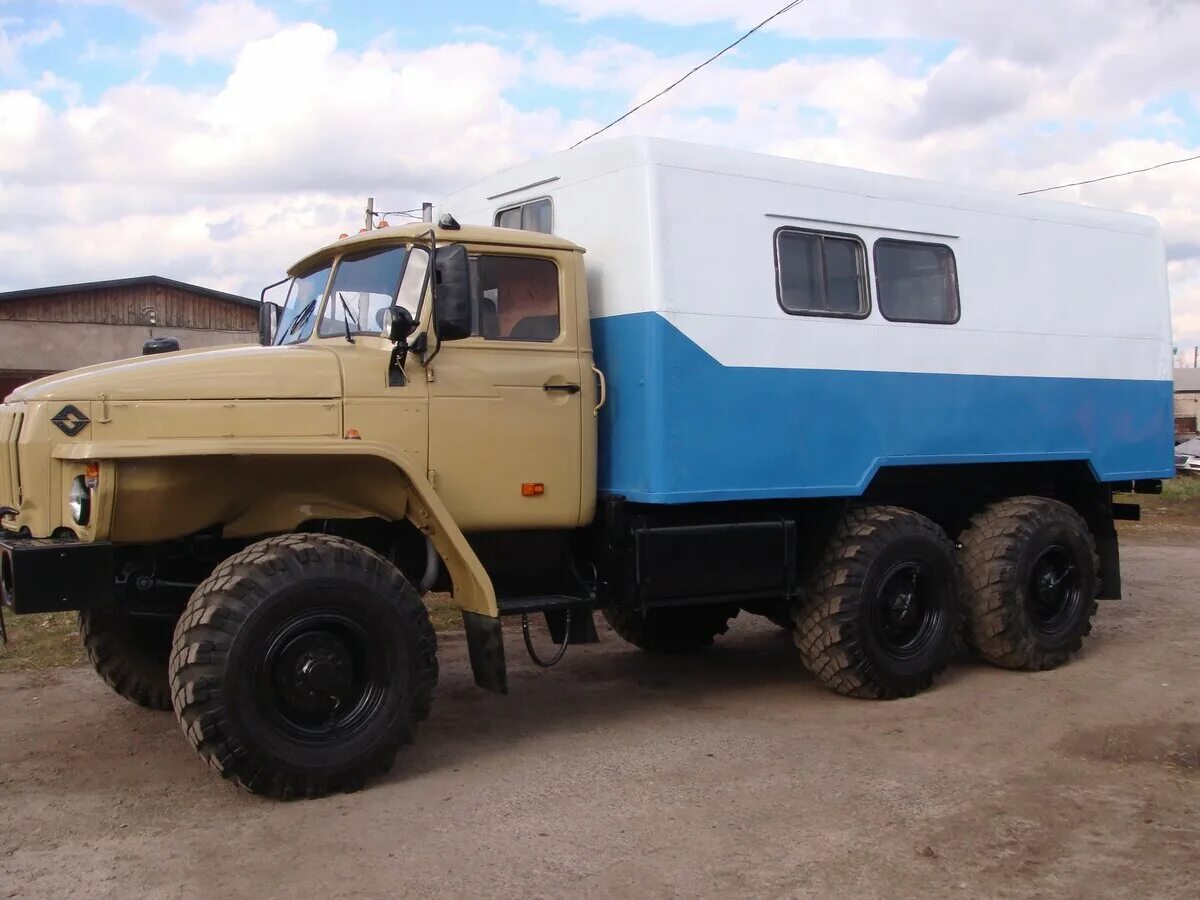 Урал 4320 кунг. Урал 4320 с будкой. Урал 4320 эд 16. Автофургоны урал 4320. Урал с будкой.