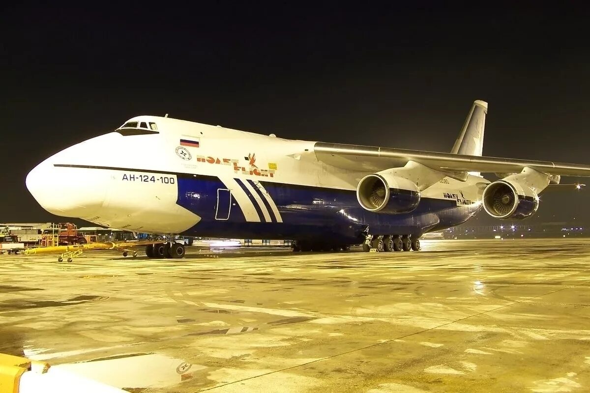 Первые грузовые самолеты. АН-124 Волга Днепр.