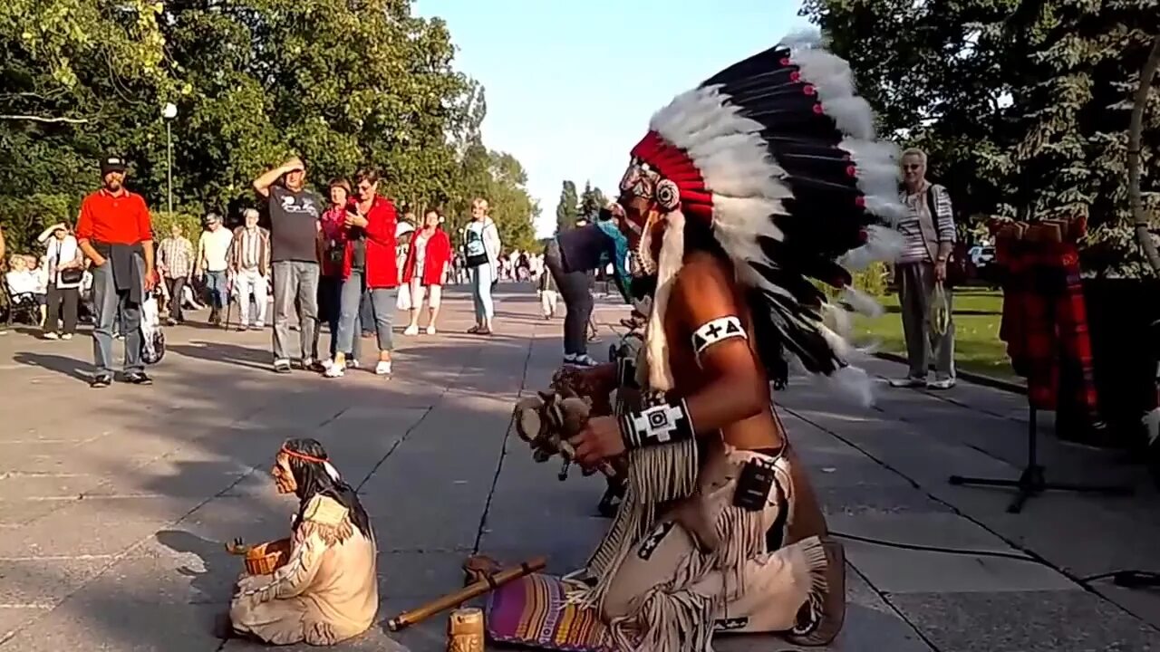 Полет кондора в исполнении индейца. The last of the mohicans александро кейривэлу. полёт кондора оригинал. кондор песня индейцев. индеец играет на флейте последний из могикан.