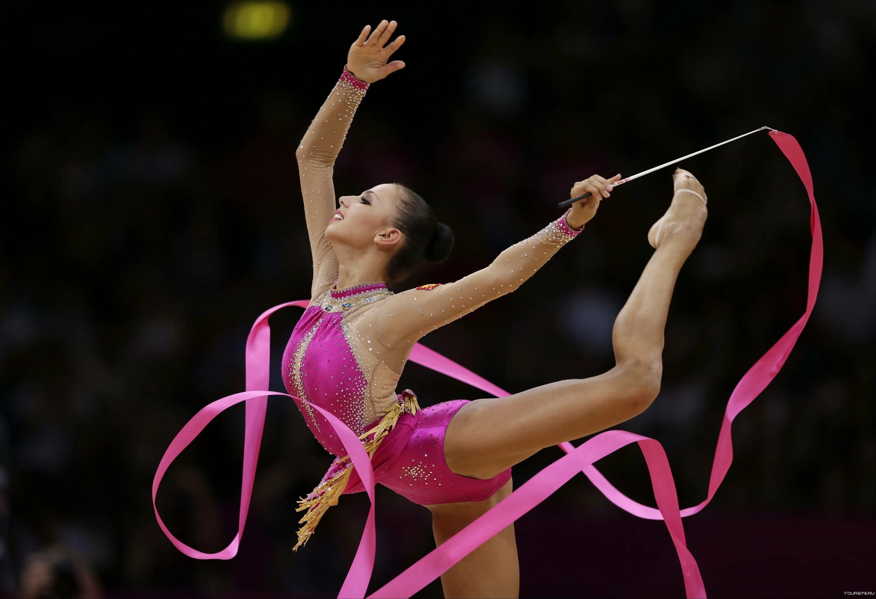 Художественная гимнастика Rhythmic Gymnastics. Видео выступления гимнастки