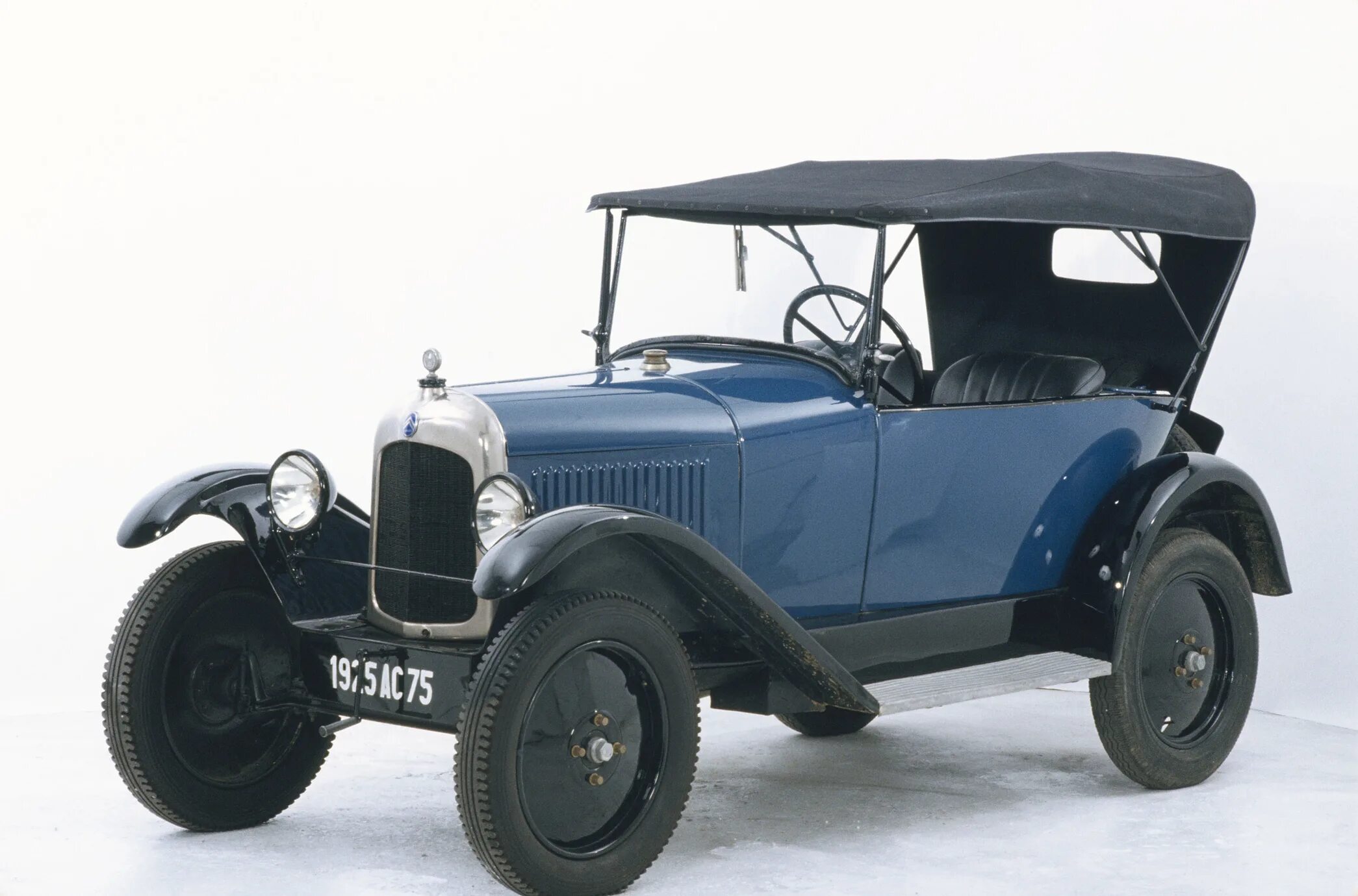 Первая модель 8. Citroen 1922. Ситроен 1925. Ситроен 1919 года. Citroen Type c.