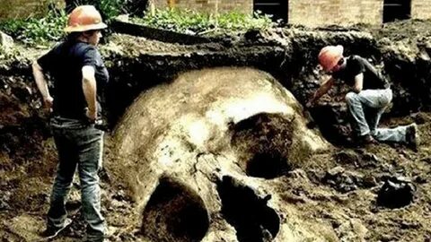 Нашли древнего человека