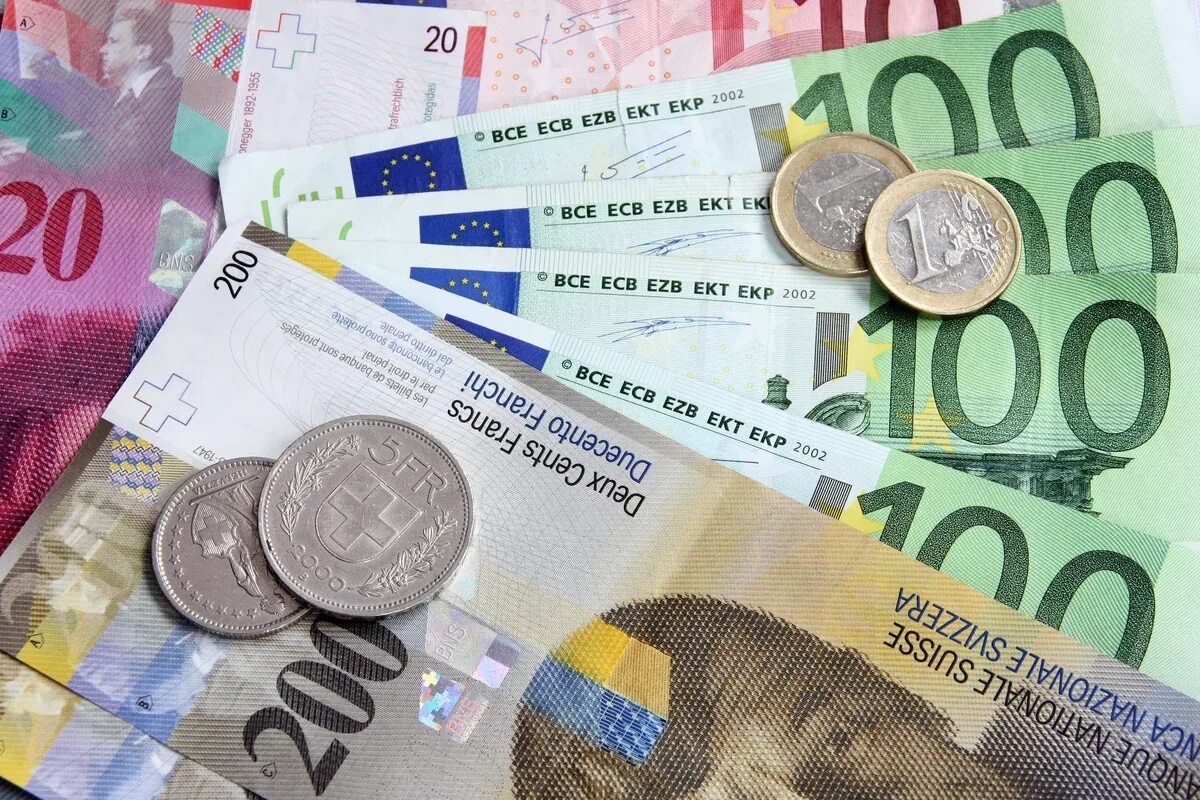 Национальная валюта евро. Франки валюта. Швейцарский Франк. Евро Франк. Валюта Швейцарии.