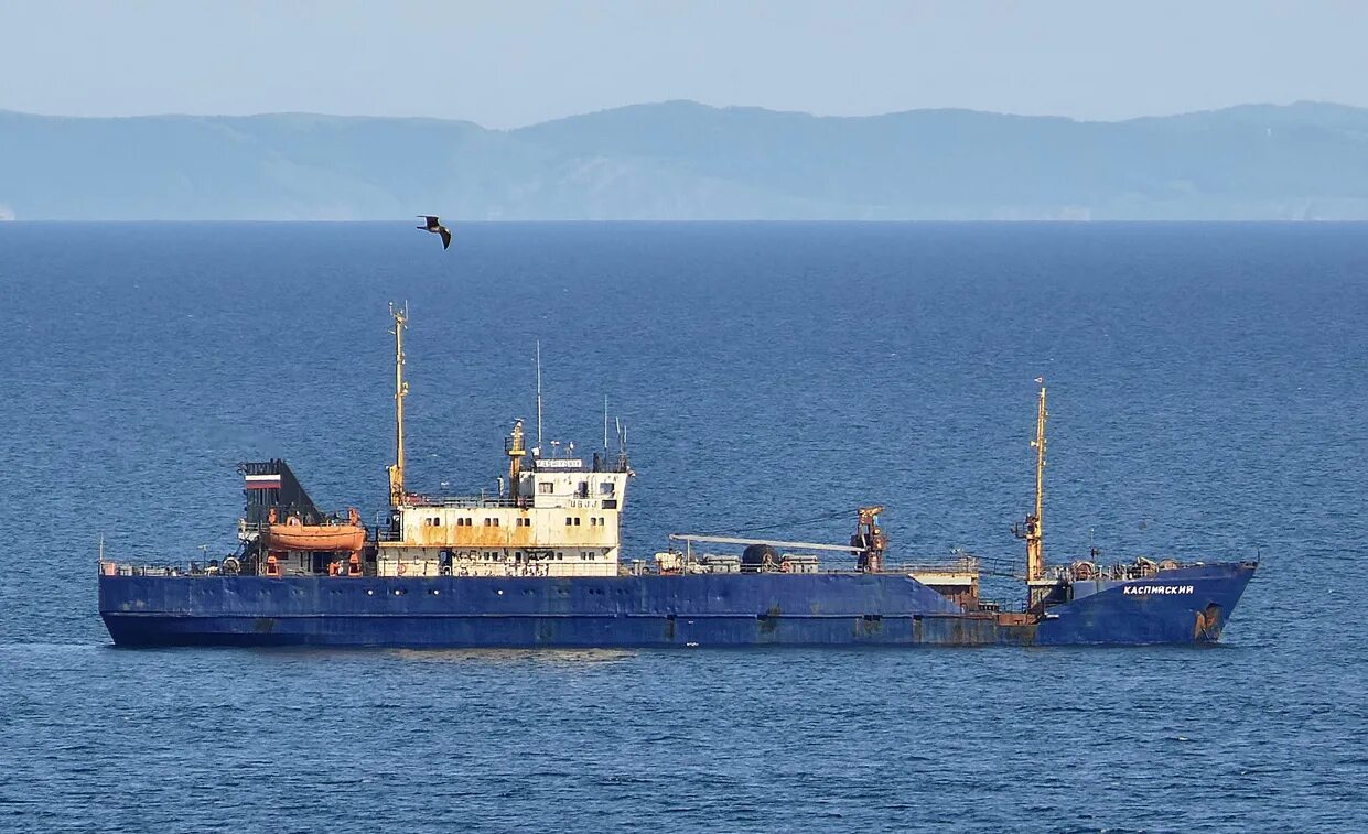 Каспийское судно. Судоходство на каспийском море. Судоходная компания волжское пароходство. Гидрографическое судно черноморского флота. Рдос икрянинский.