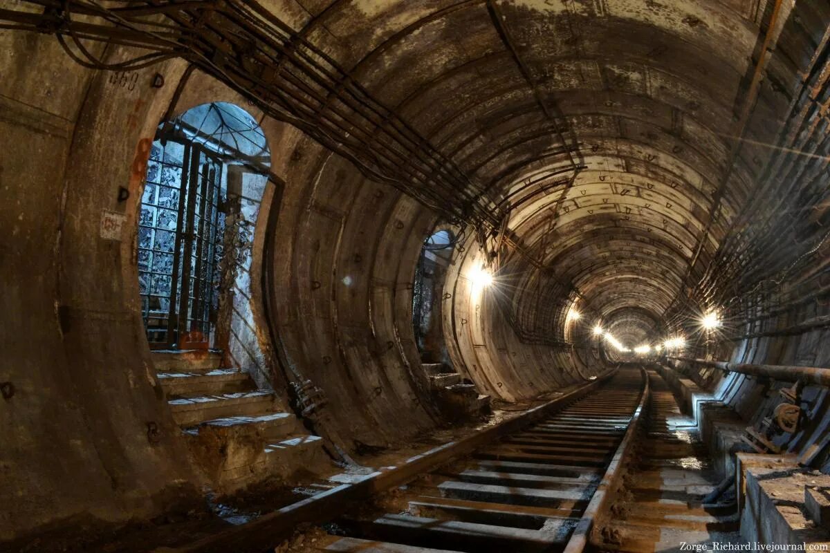 Семь уникальных станций метрополитена. Заброшенный Московский метрополитен. Заброшеные станции метро Москвы. Заброшенные тоннели Московского метрополитена. Заброшенные станции Московского метро.