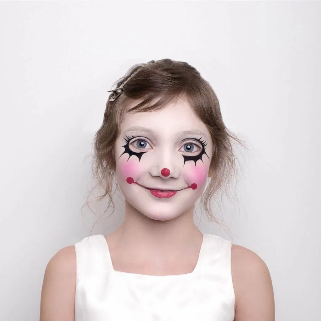 Аквагрим простой. Детский новогодний макияж. Как сделать макияж 8 лет. Модные прически для девочек 8 лет. Макияж на хэллоуин для девочек.