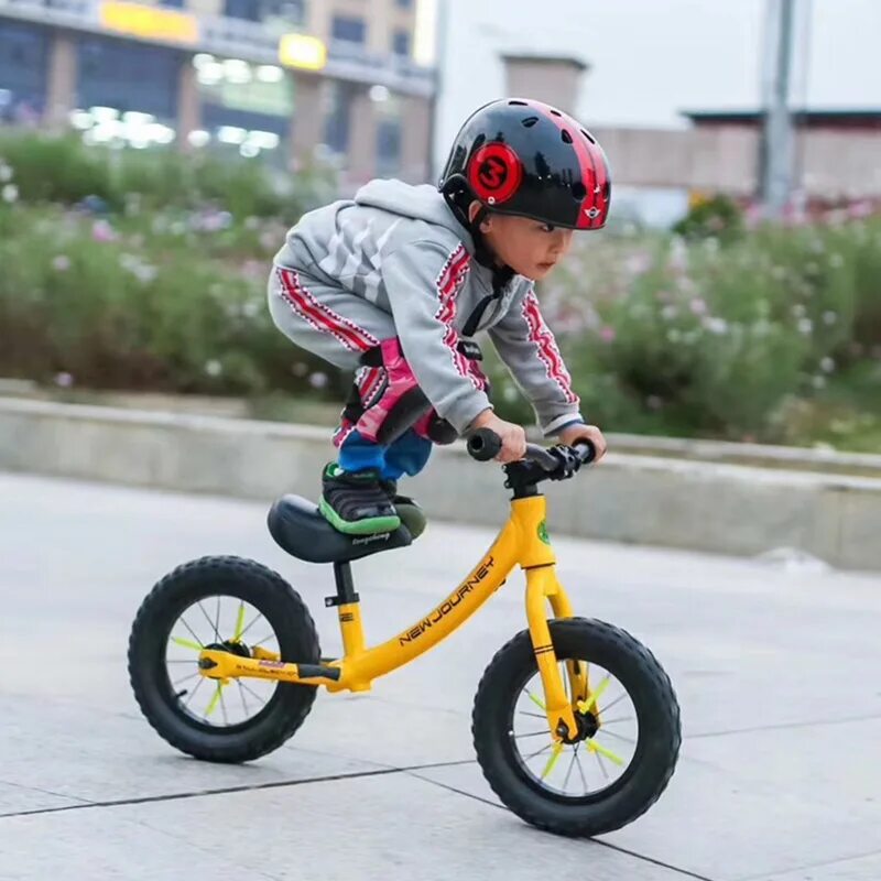 Детский bike. Велосипед детский. Беговел детский. Велосипед для маленьких. Мальчик на велосипеде.