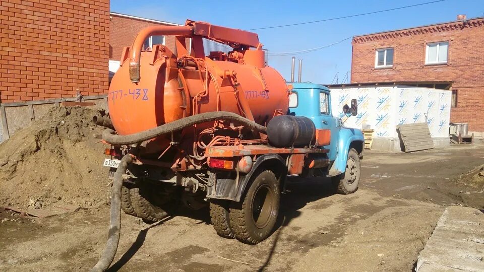 Илосос. Камаз ассенизатор 15 м3. Ассенизатор выкачка канализации. Ассенизатор у202ке. Откачка ила.