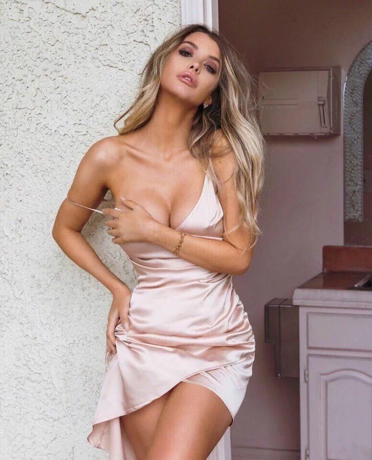 Красивая платье 18. Emily sears.