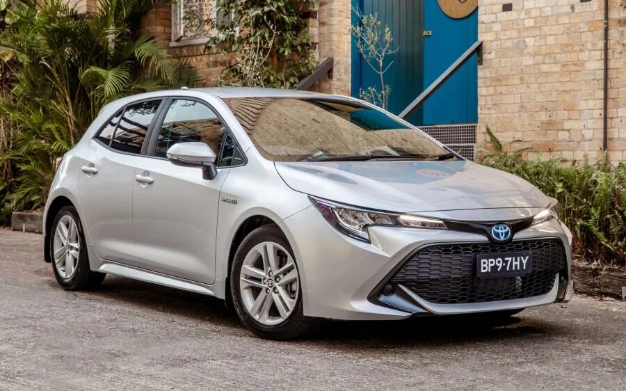 Toyota corolla hybrid 2022. Тойота королла 2019. Toyota corolla hybrid 2020. Toyota corolla hybrid 2018. Corolla hybrid 2020.