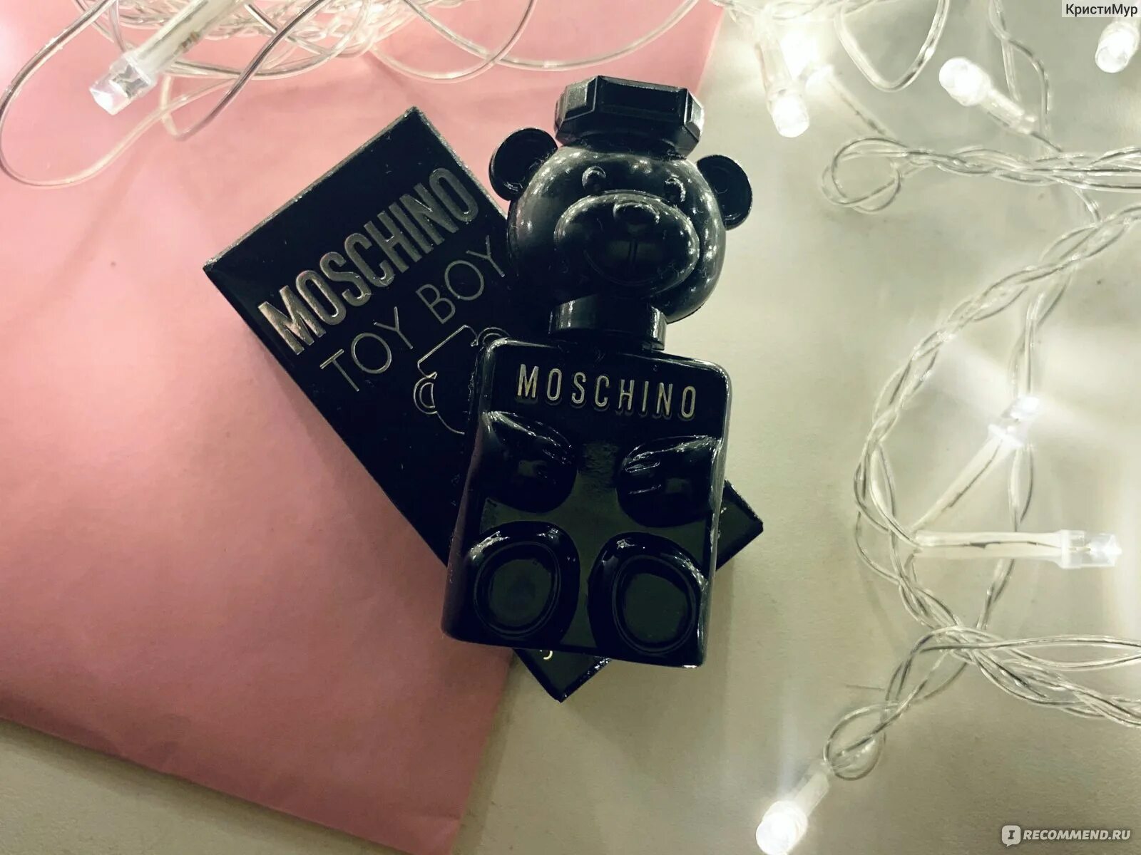 Духи москино той бой. Moschino Toy boy 30ml. Москино той бой 30 мл. Той бой Москино черный. Moschino Toy boy 2.