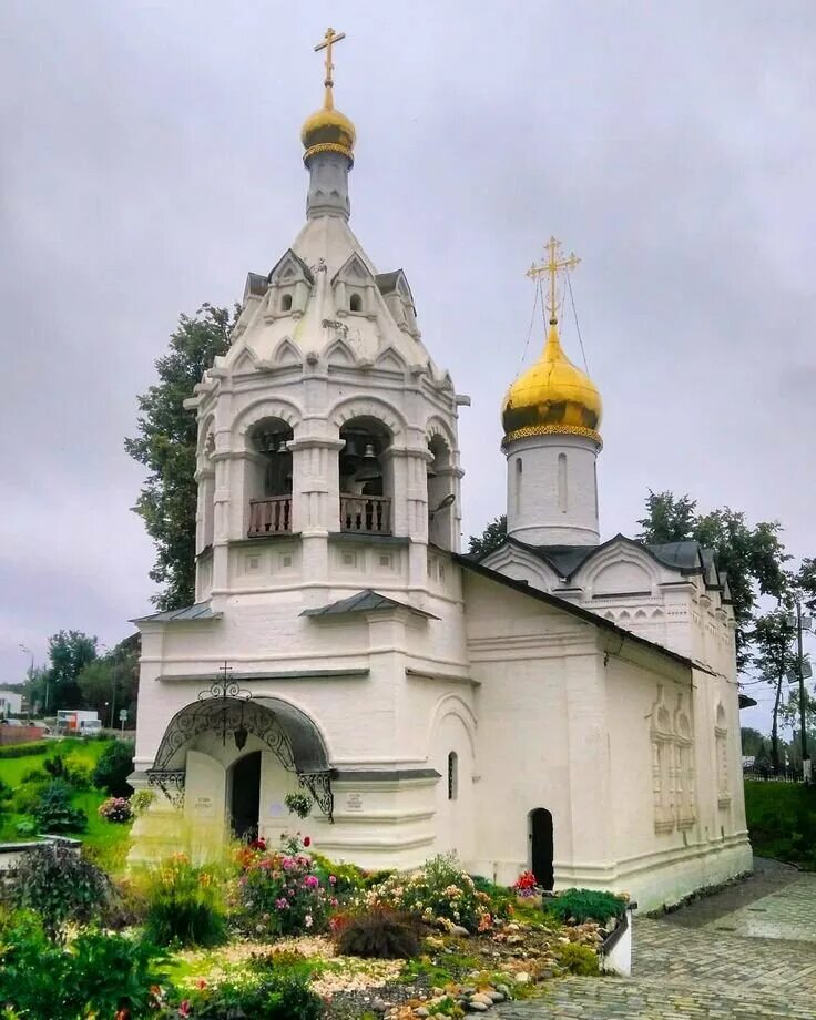 надворная церковь сергиев посад. церковь введения во храм пресвятой богородицы сергиев посад. пятницкое подворье. сергиева лавра подворье дивноморское. пятницкое подворье.