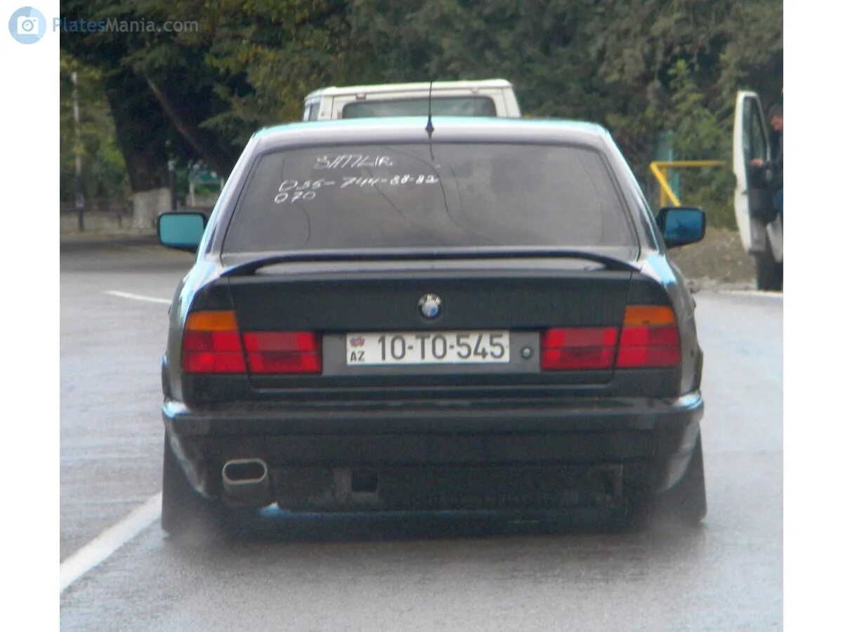 Азербайджан номера машин. Азербайджанские автомобильные номера. Номера азербайджана авто. Номера баку азербайджан. Bentley continental в баку.