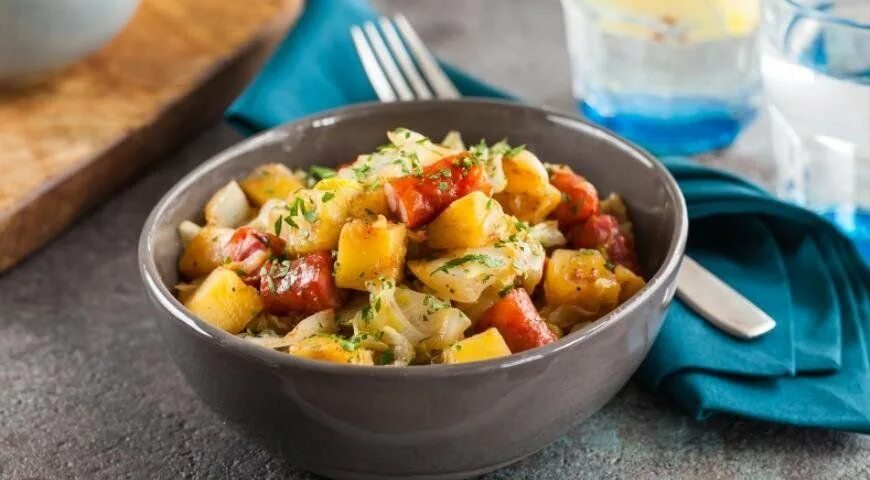 Овощное рагу с мясом кабачками капустой. Овощное рагу ( капуста, картофель, лук,морковь, перец). Овощное рагу с охотничьими колбасками. Бриам греческое овощное рагу. Овощное рагу с капустой.