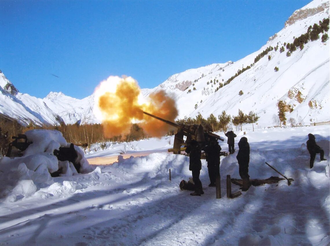 Противолавинная служба. Предотвращение лавин. Мероприятия лавина. Лавинорезы эльбрус. Лавинная станция.