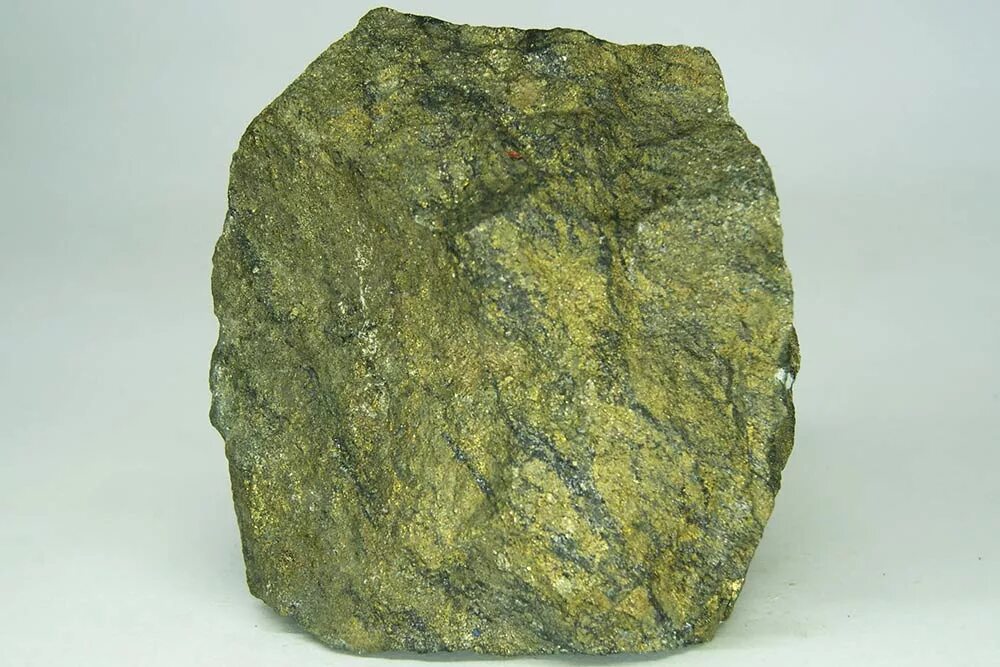 бакальский рудник. кварц-золото-сульфидная руда. рудный руда. рудные минералы меди. малазийская медная руда.