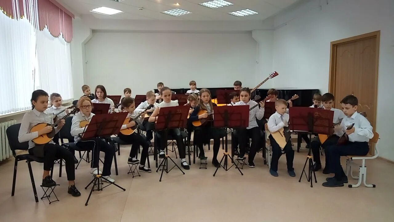 Центральный военный оркестр мо рф 9 мая. Класс центр младший оркестр. Класс центр младший оркестр. Младший оркестр. Ансамбль локтева дружба.