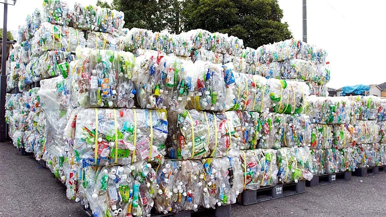 Переработка полиэтиленовых пакетов. Пластиковые отходы. Утилизация отходов в Японии. Утилизация пластика в Японии.