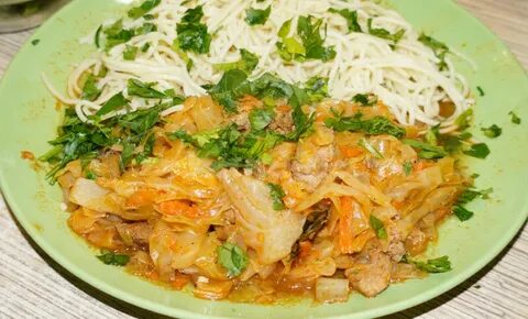 Как называется блюдо капуста тушеная с мясом