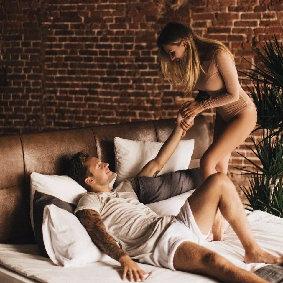 Kinokordon love. Любовь и монстры 2021. Kinokordon love. Электра любовь 2015 гаспар ноэ. Джейк джилленхол и энн хэтэуэй любовь и другие лекарства.