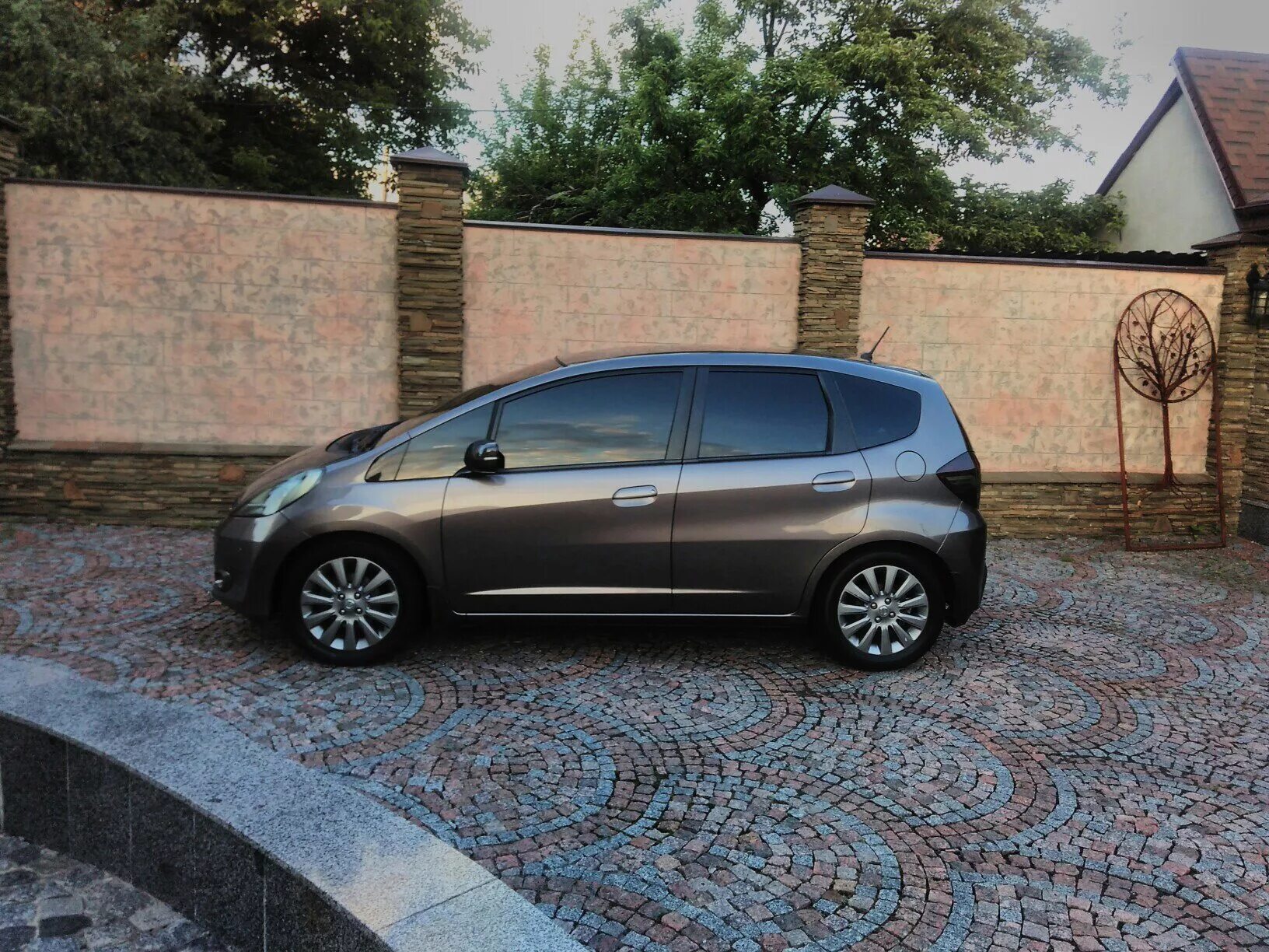 Honda jazz 2008 sport. Диски хонда джаз. Хонда джаз 2006 диски r16. 16 колеса 205/45 хонда фит 1 поколение. Диски литые r15 honda jazz fit.