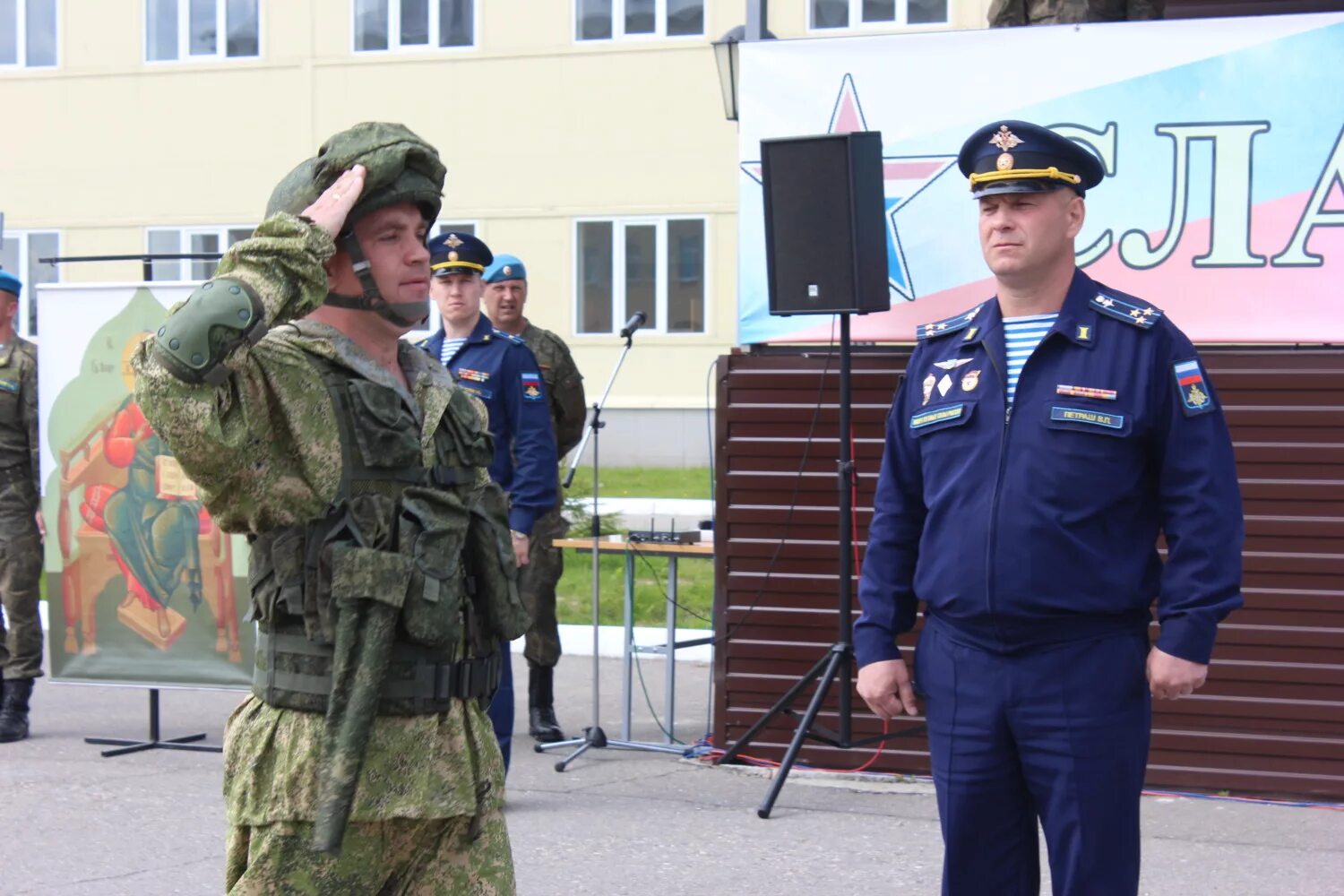 Полк города иваново. Командир 217 полка ВДВ Иваново. 98 Дивизия ВДВ Иваново. Командир 98 дивизии ВДВ Иваново. Дивизия Наро-Фоминск ВДВ.