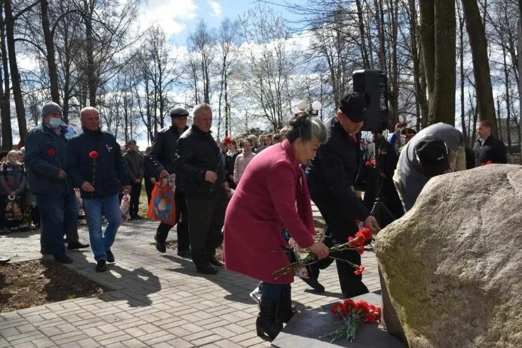 Приуроченной к годовщине. Памятник ликвидаторам аварии на Чернобыльской АЭС. Тавдинские ликвидаторы Чернобыльской аварии. Митинг. Митинг Киржач чернобыльцам АЭС.