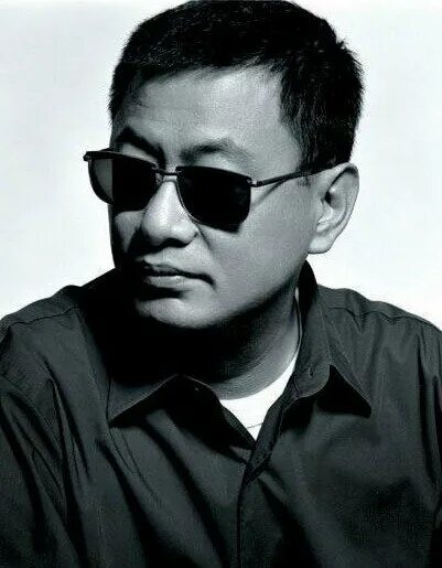 Режиссер вонг кар-вай. Вонг кар вай кадры. Вонг карвай фото. Вонг карвай режиссер. Wong kar wai.