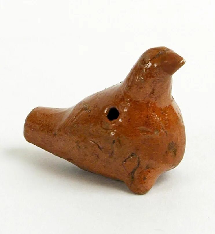 Игрушка свистулька это музыкальный инструмент впр. Вельская глиняная игрушка-свистулька. Свистульки древней Руси. Глиняная свистулька 17 18 век. Глиняная народная игрушка свистулька.