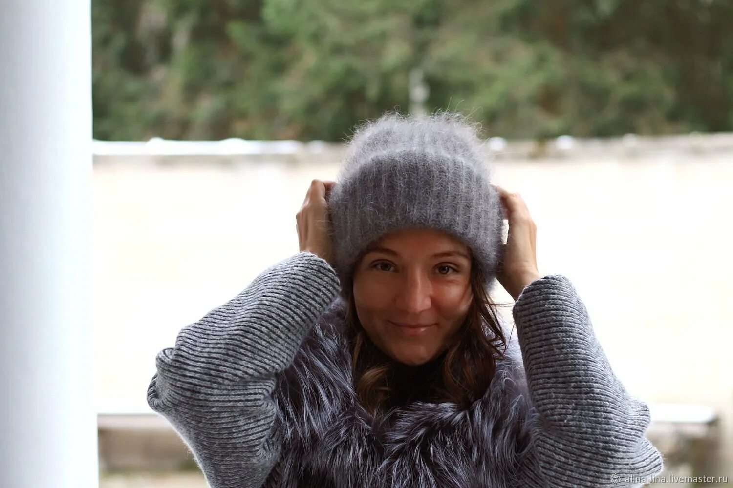 Шапка из ангоры anny blatt. Шапка ушанка женская вязаная. Мария вржец шапки ушанки. Шапка из ангорки с ушками. Шапка ангора с ушами.