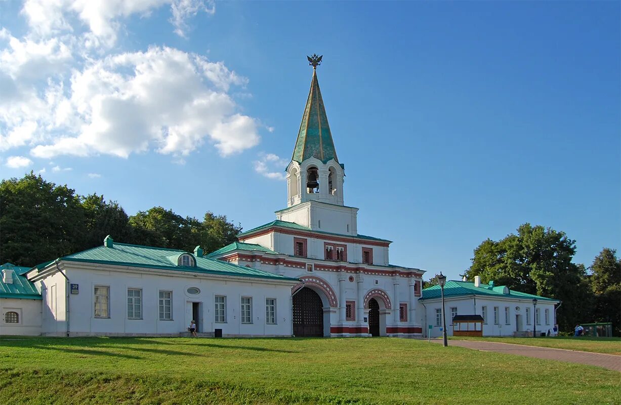 Двор усадьбы коломенское. Коломенское раньше. Парк коломенское 1930. Коломенское музей-заповедник ворота. Коломенское раньше.