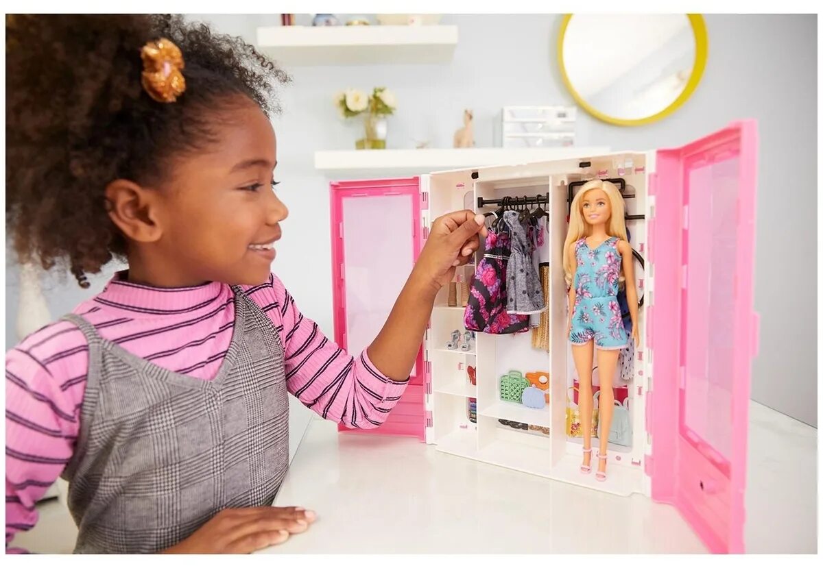 Гардероб барби. Кукла Barbie Fashionistas Ultimate Closet гардероб мечты, gbk12. Набор Barbie гардероб мечты gbk10. Barbie шкаф Fashionistas Ultimate. Barbie Fashionistas Ultimate Closet Accessory шкаф.