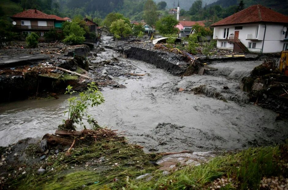 Сели природные катастрофы. Наводнения в евразии. Босния и герцеговина наводнение. Наводнения в евразии. Наводнения в евразии.