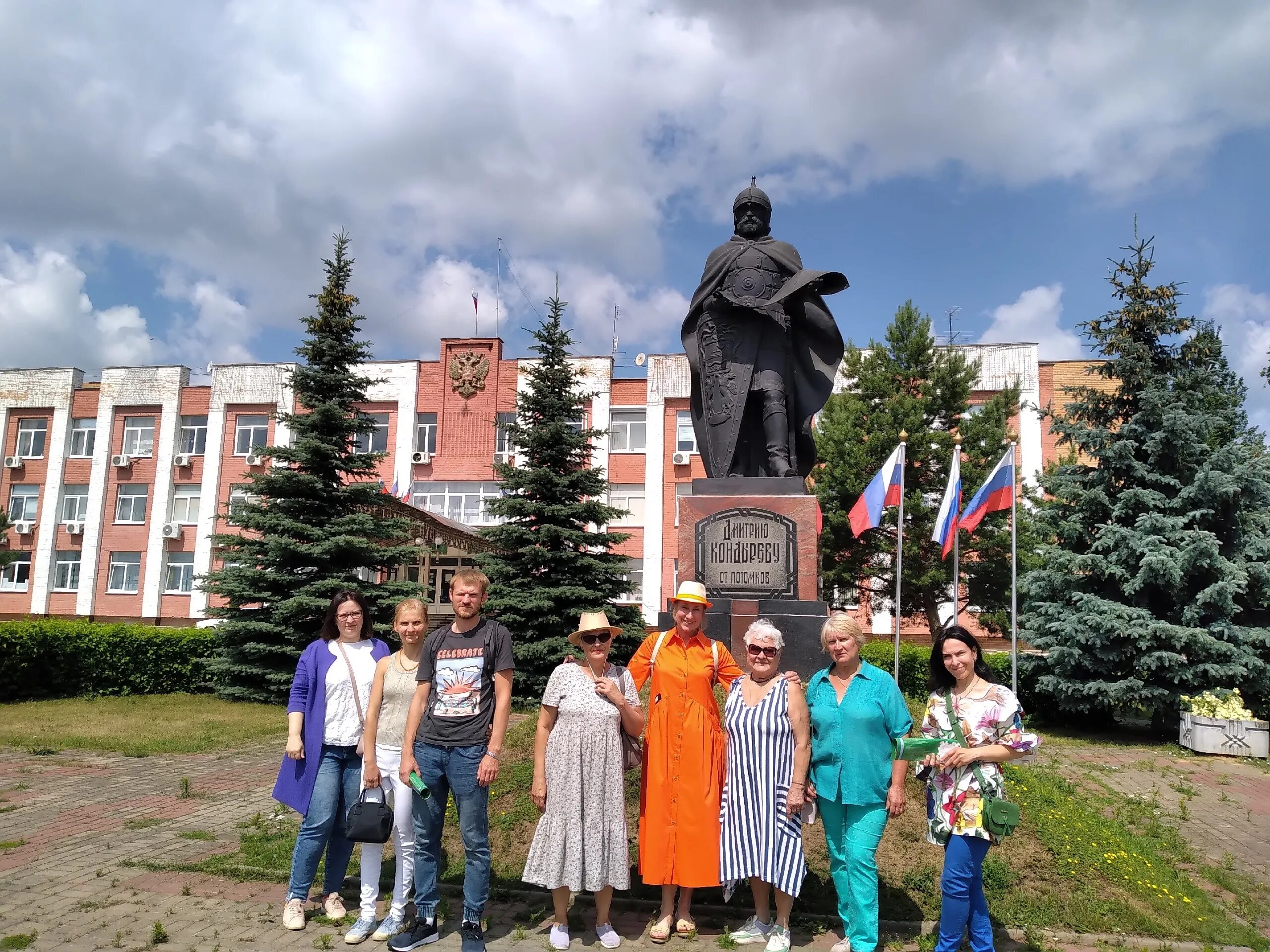 Погода в кондрово на 10 калужской области. Музей Кондрово Калужской области. Барятино Калужская область Кондрово. Кондрово Центральная площадь 3. Кондрово фото города.