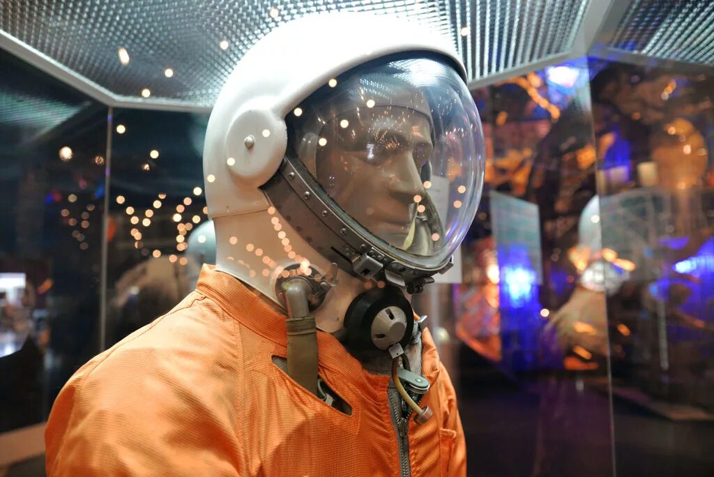 Первый космический скафандр. Скафандр ск1 Юрия Гагарина. Скафандр Гагарина в музее космонавтики.