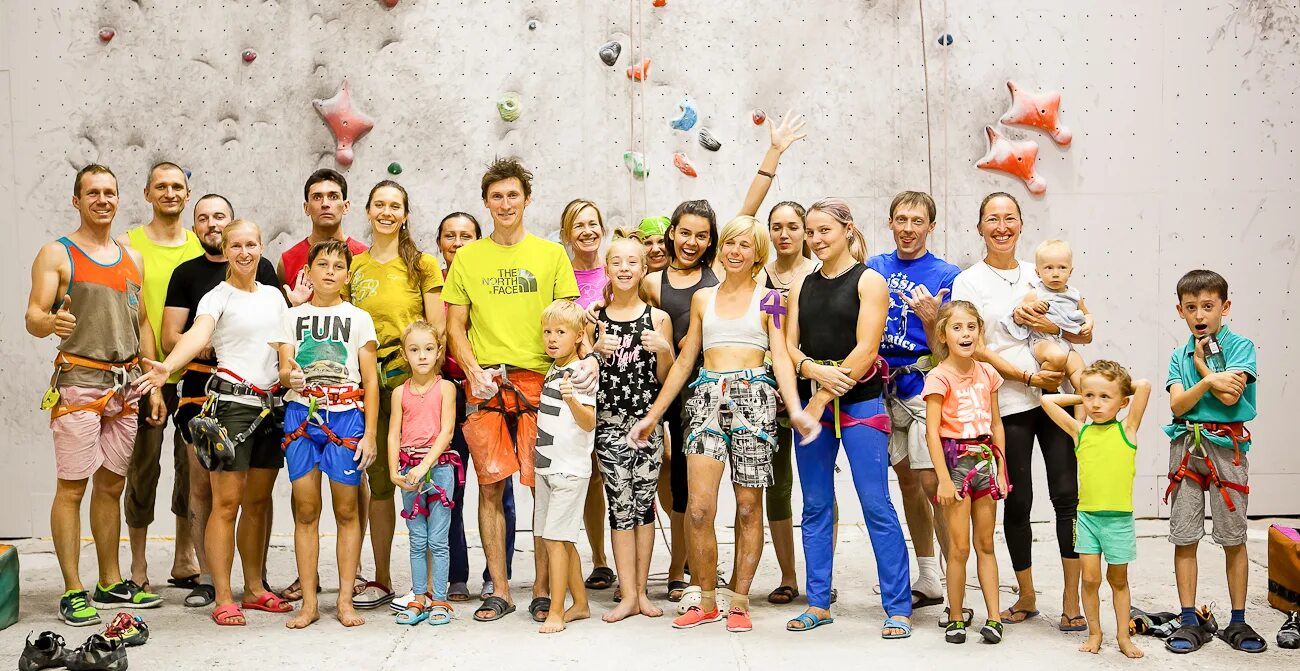 Скалодром 9а ростов на дону. Сборная ростовской области по скалолазанию. Парк островского ростов-на-дону скалодром. Скалодром 9а ростов-на-дону эмблема. Скалодром 9а ростов на дону.