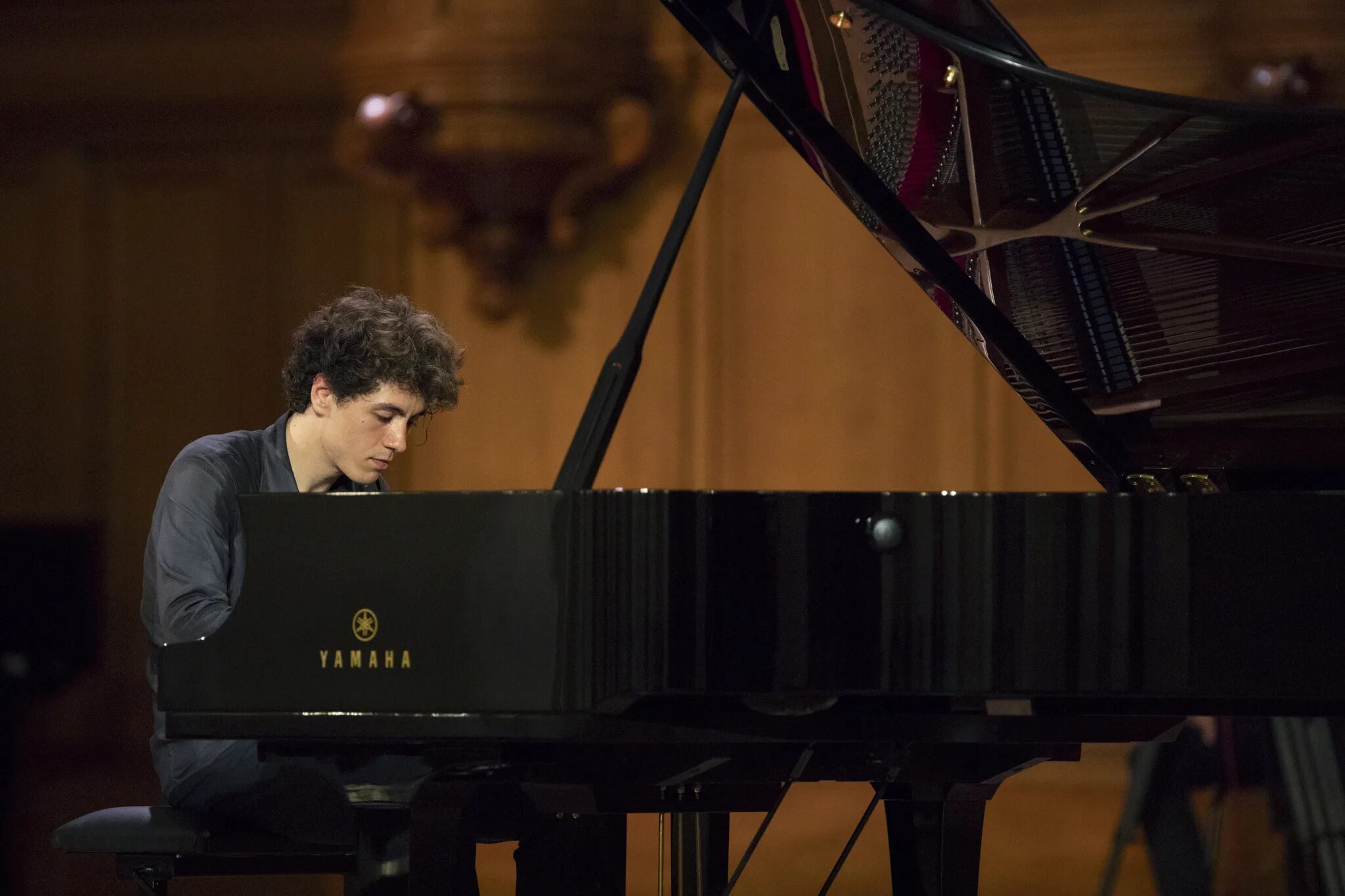 Пианино музыкальный инструмент. «концерт №1 для фортепиано с оркестром» петра чайковского. Прокофьев концерт 1 для фортепиано с оркестром. Николя чероло пианист. Пианист картина.