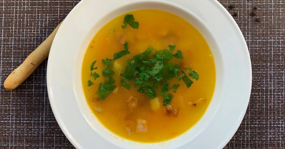 Суп с мясом без картофеля. Картофельный суп. картофельные и овощные супы. гороховый суп с картофелем. картофельный суп с мясом.