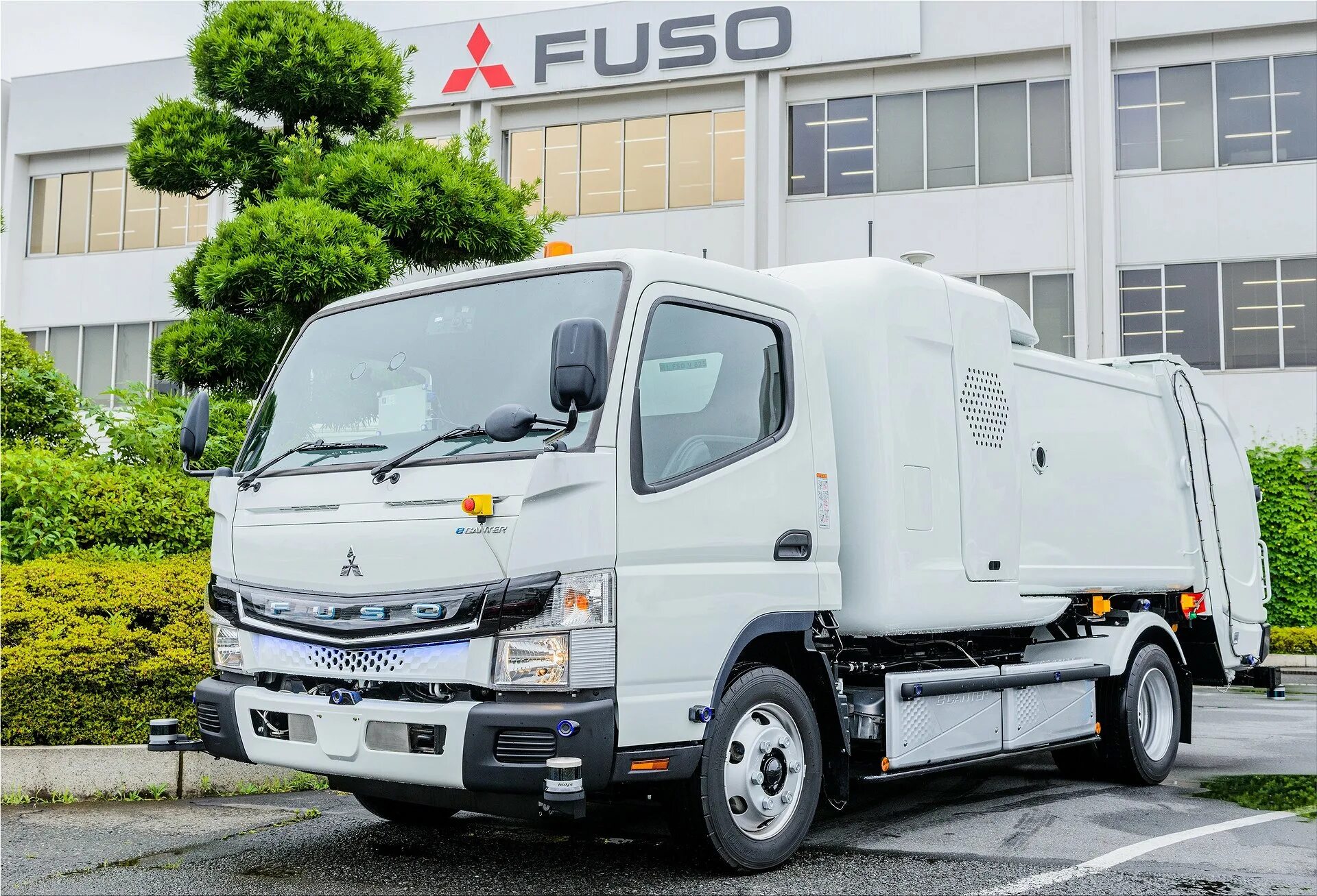 Купить грузовик митсубиси. Митсубиси Фусо. Митсубиси Фусо Кантер. Mitsubishi Fuso Truck. Митсубиси Фусо мусоровоз.