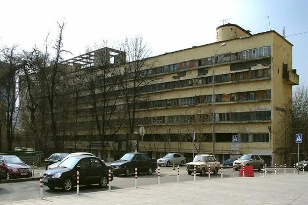Коллектив наркомфин новинский бул. Наркомфина на новинском бульваре. дом-коммуна на гоголевском бульваре. м. гинзбург - дом наркомфина в москве. москва дом наркомфина новинский бульвар, д. 25, к. 1.