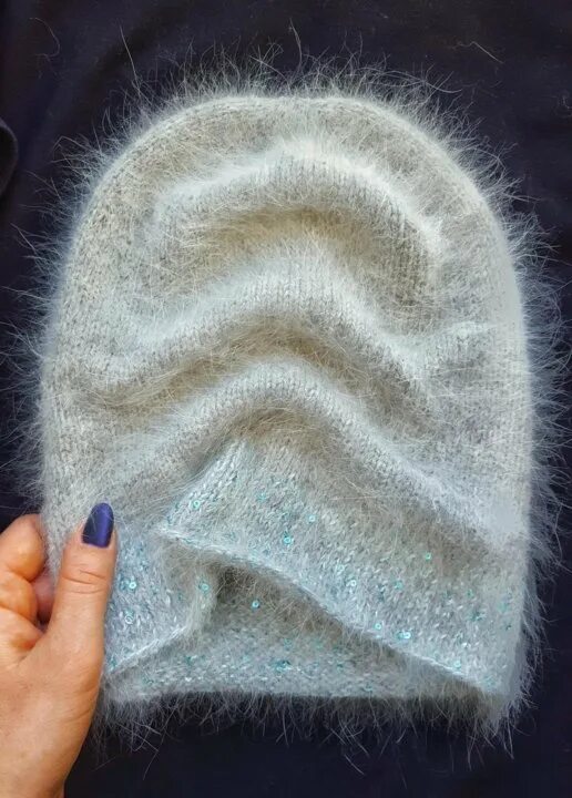 Шапка из мохера спицами. Как сушить шапку из ангоры. Шапочки из ангорки вязаные. Шапка из ангоры спицами. Шапка элит марина ангора.