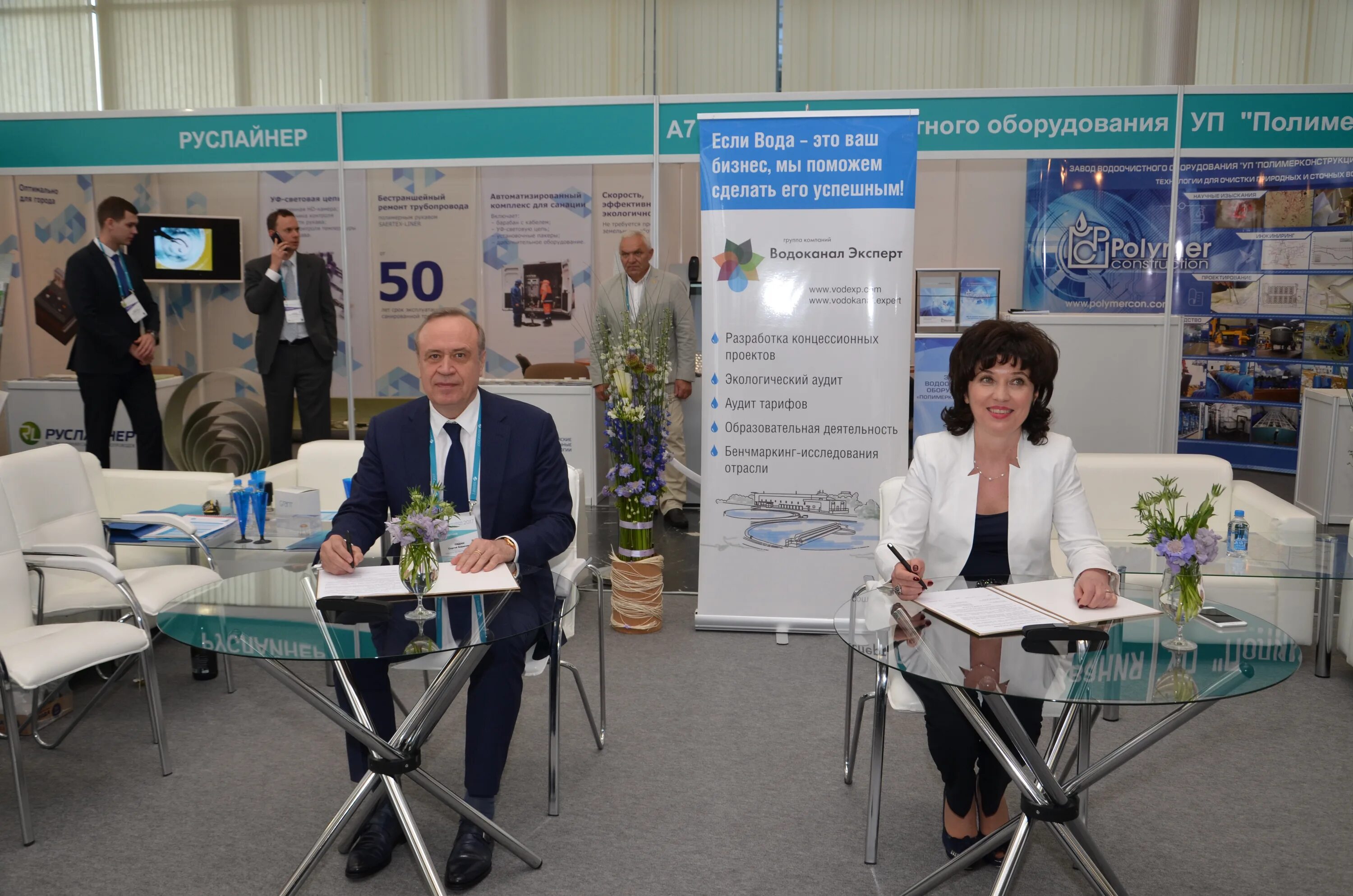 Хёндэ майти ех8 шторник. Майти ех-8. Руслайнер. Руслайнер. Камаз 5490 комтранс.