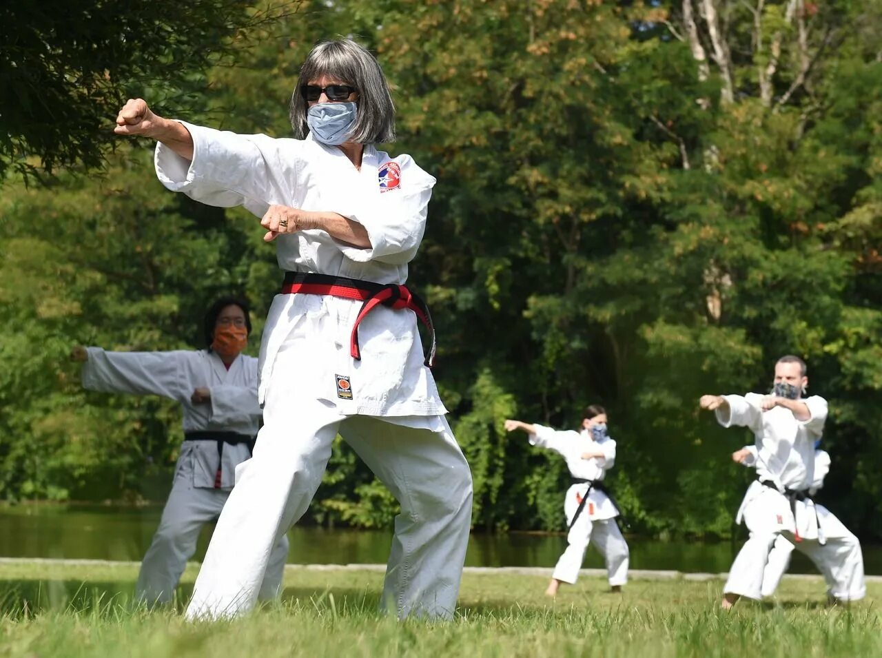 Каратэ йошкар-ола. Карлик каратист. Набивка туловища каратэ. Включи видео карате. Включи видео карате.