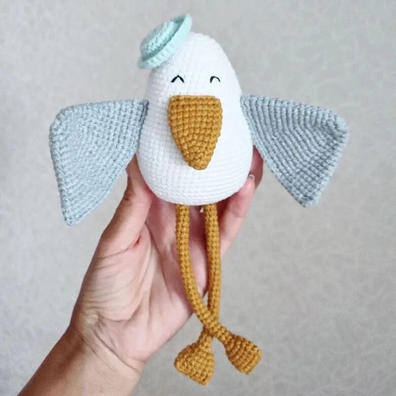 Игрушка чайка крючком. Чайка амигуруми. Вязаные птицы. Чайка амигуруми. Вязаная игрушка чайка.