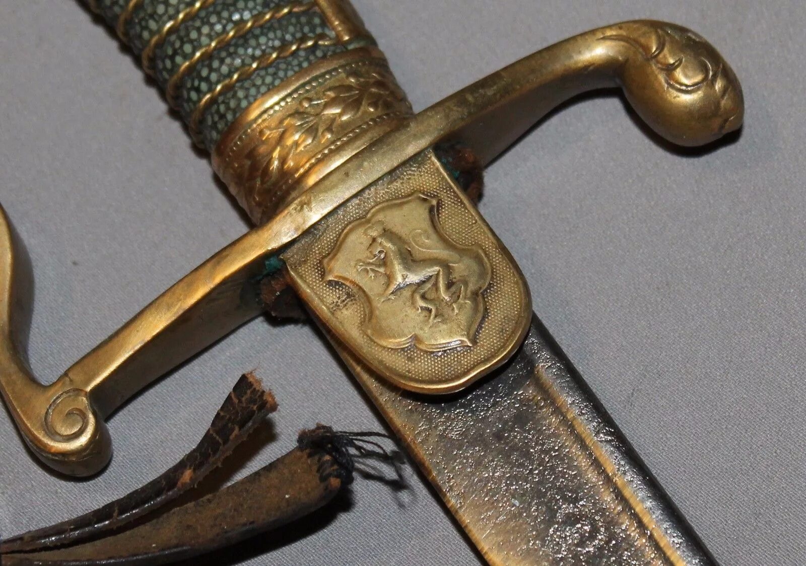 Ручка шпаги. Рукоять сабли. Сабельная рукоять. Полусабля эфес. Рукоять палаша.