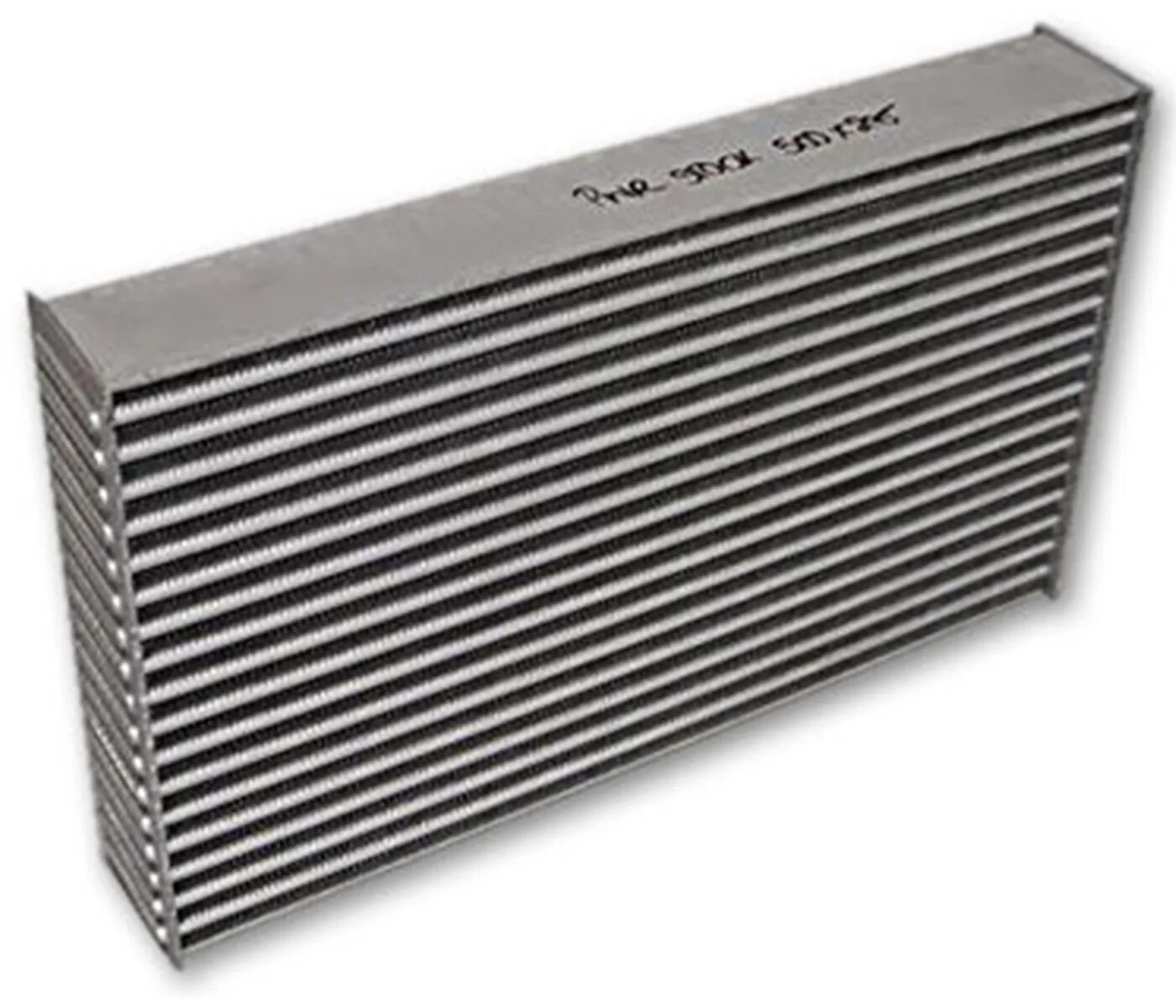 Интеркулер Ивеко 565x600. Шильдик Intercooler International. PWR Str. Only core