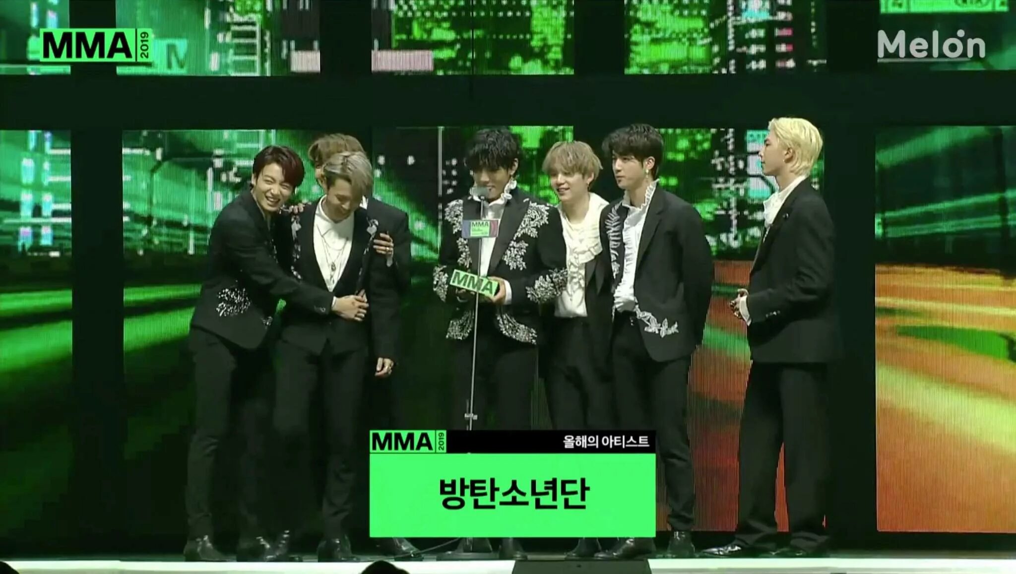 Группа bts участники 2022. Группа бтс 2019. Группа бтс вместе. Участники группы бтс 2021. Группа бтс 2017.