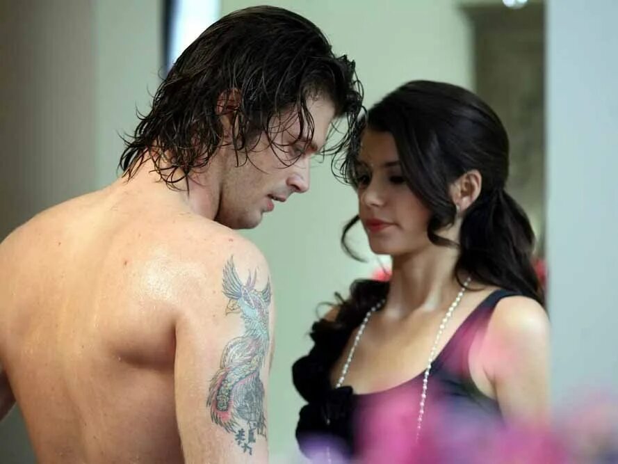 Запретная любовь фильм 2003. Запретная любовь турецкий сериал бихтер. Запретная любовь девушек. Фильмы про любовь и страсть. Запретная любовь девушек.