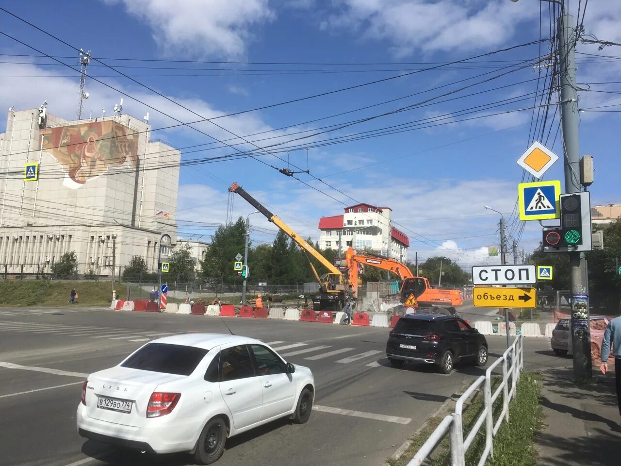 Челябинск закрытие дорог. Челябинск улица Цвиллинга 28 Ювимед.